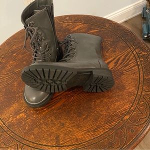 Torrid Ankle Boots Gray Size 8